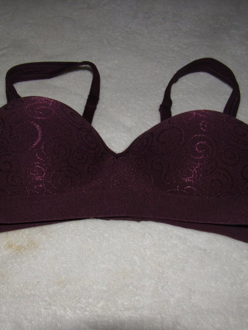 Bali Comfort Revolution Burgundy 36B USED